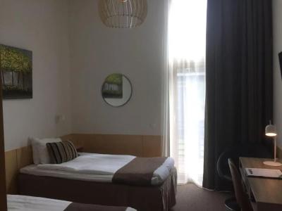 Tylebackl; Sure Collection by Best Western - 61