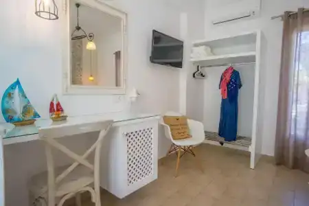 Cyclades Studios - 111