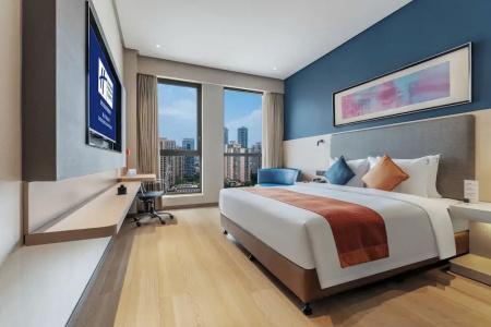 Holiday Inn Express Chongqing Guanyinqiao , an IHG - 69