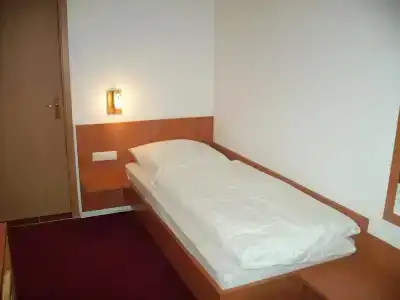 Bonn Voyage - 1