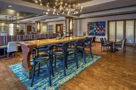 Hampton Inn & Suites Austin-Downtown/Convention Center - 35