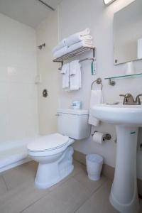 Park Lane Suites & Inn - 24