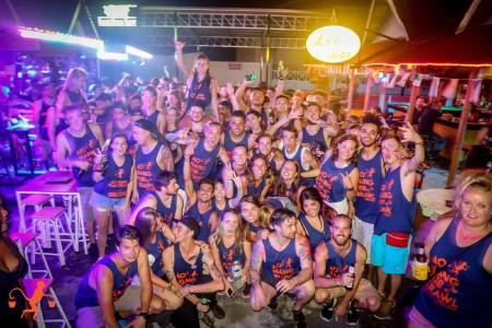 Balcony Party Hostel - Adult Only +18 - 19