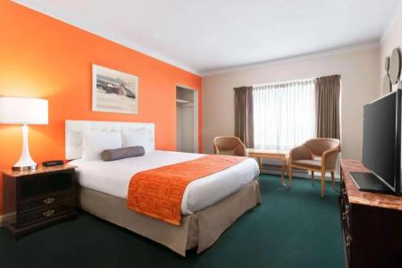 Howard Johnson Plaza by Wyndham - 42