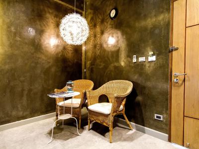 Kroque Boutique & Bistro - 20