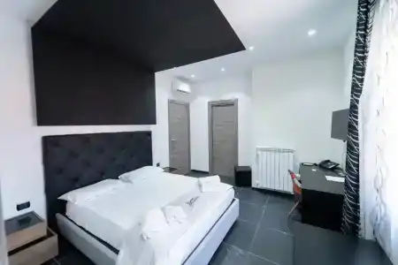 Al Campanile H Napoli Centro, by ClaPa Group - 4