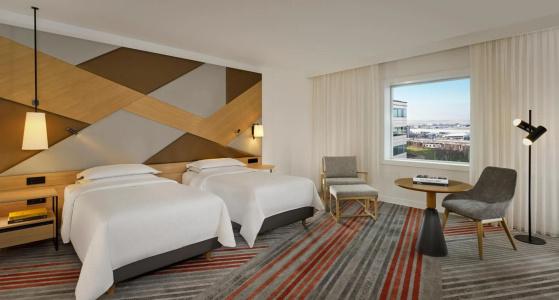 Sheraton Amsterdam Airport and Conference Center - 1