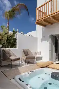 Adorno Beach and Suites - 30