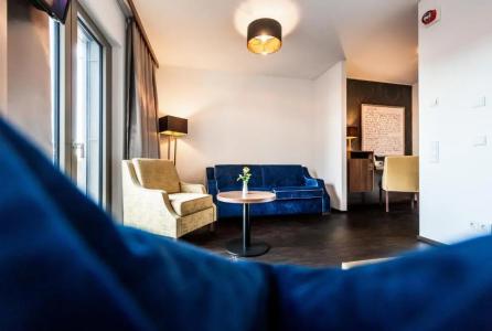 Best Western Plus Royal Suites - 56