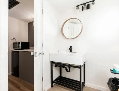 Traveler's Uptown - 46