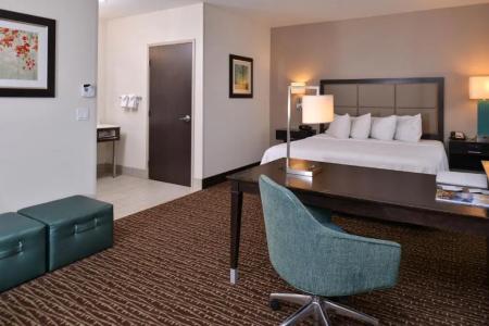 Hampton Inn & Suites - 55