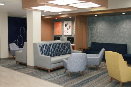 Holiday Inn Express & Suites West - 41