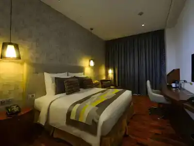 The Avenue - 36