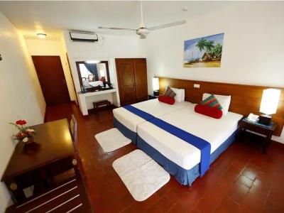Catamaran Beach - 11