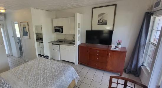 Green Island Inn - 91