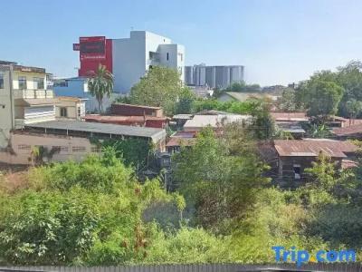 Clay Udonthani - 35