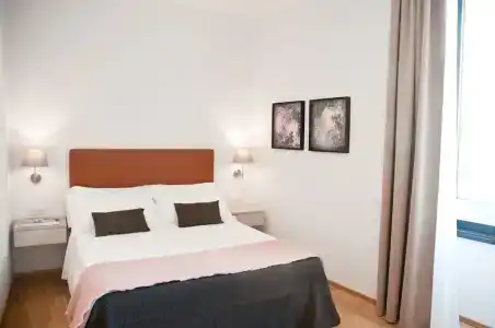 Giuturna Boutique - 36