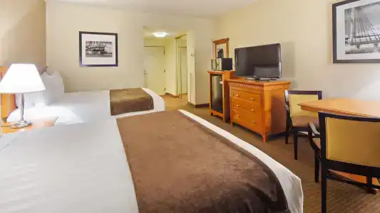 Best Western Plus Bayside Inn - 2