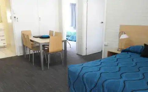Urangan Motor Inn - 91