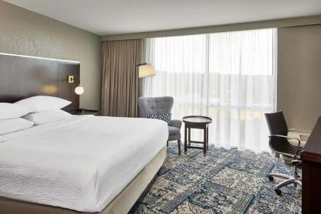 Four Points by Sheraton Downtown - 61
