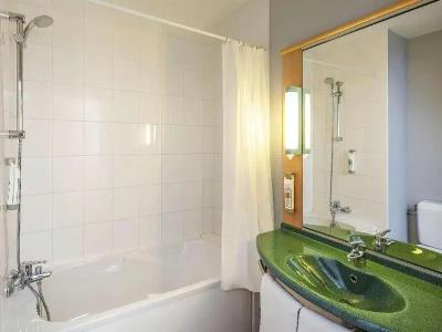 ibis Ouest Luce - 56