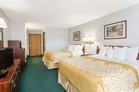 Days Inn by Wyndham Battlefield Rd/Hwy 65 - 4
