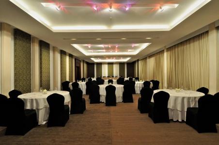 Vivanta Bengaluru Residency Road - 6