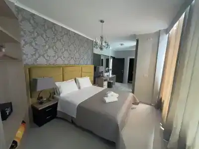 Royal Saranda - 52