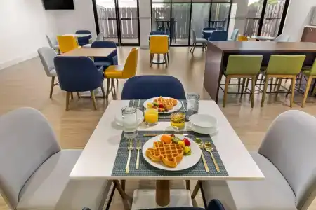 Comfort Suites Austin Airport - 32