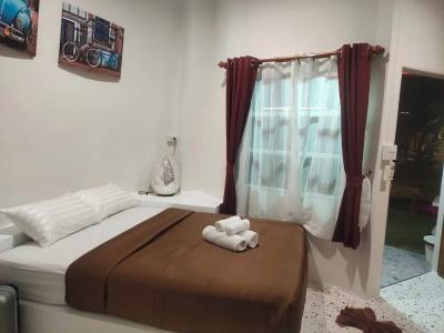 Apinya Resort Bangsaray - 1