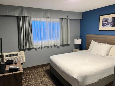 Anchor Inn and Suites - 7