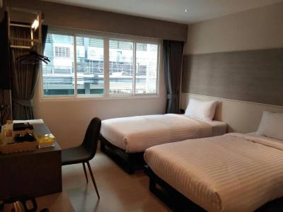 Lazy Sunday hostel - 42