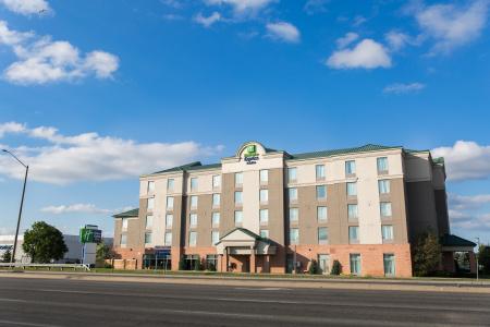 Monte Carlo Inn - 30