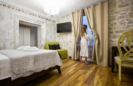 Plaza Marchi Old Town - Mag Quaint & Elegant Boutiques - 147