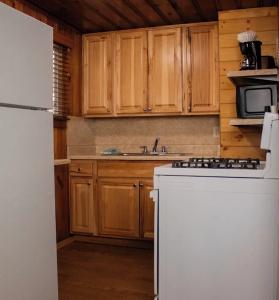 Arizona Mountain Inn & Cabins - 200