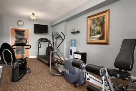 Best Western Plus Peppertree Airport Inn - 23