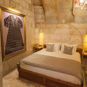 Solo Cave Suites - 36