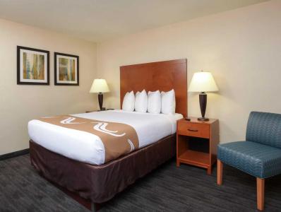 Quality Inn Oakwood - 52