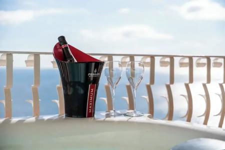 Eden Roc Suites - 335