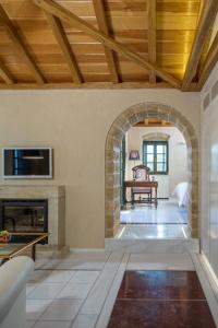 Moni Emvasis Luxury Suites - 69