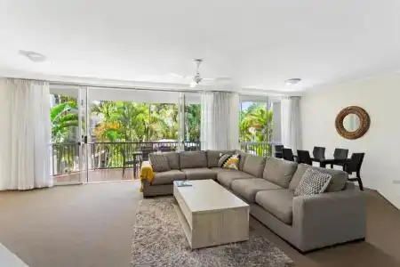 Noosa Tropicana - 32