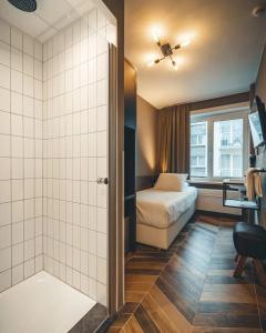 Prado Next Door - 52