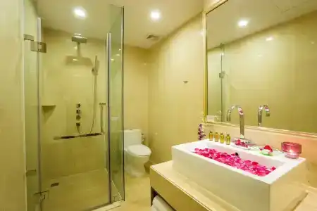 Best Western Chinatown - 83