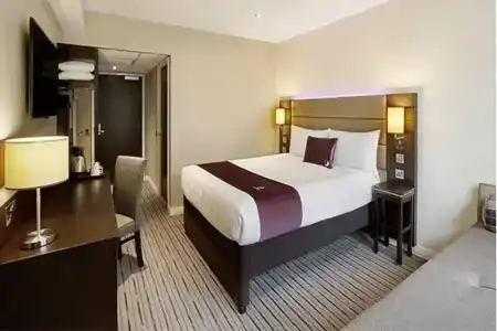 Premier Inn Pacific Quay - 1