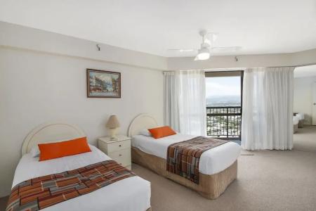 Burleigh Esplanade - 6