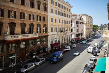 The Roman Empire Guesthouse - 128