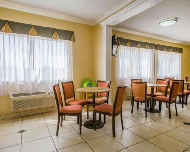 Quality Inn East Evansville - 19