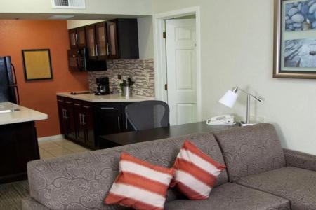 Staybridge Suites - 4