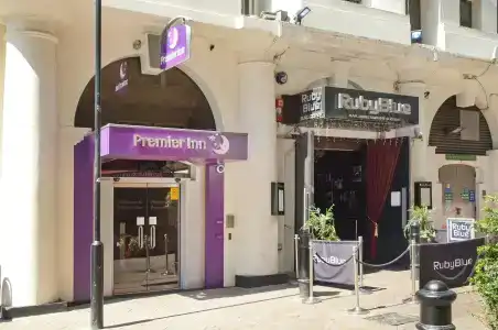 Premier Inn Leicester Square - 24