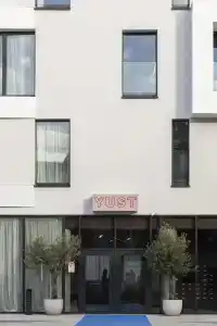 Yust Liege - 19